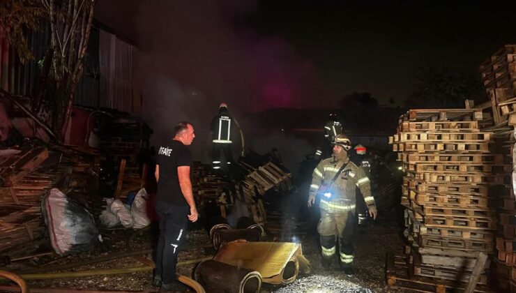 Bursa’da palet fabrikasında korkutan yangın: Alevler geceyi aydınlattı