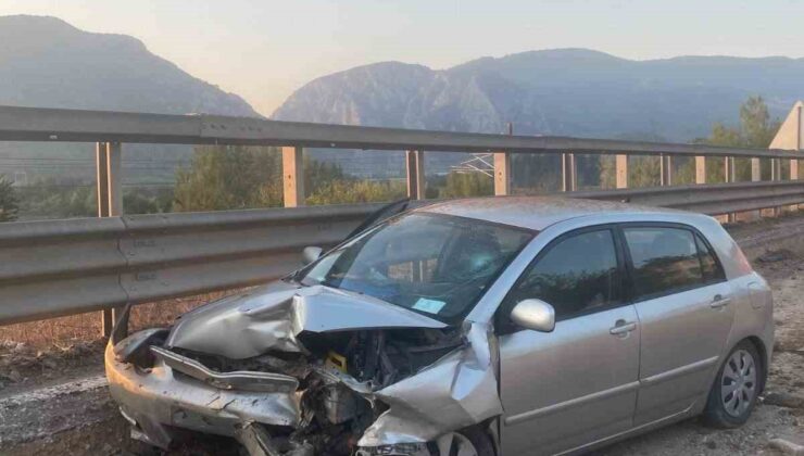 Yol çalışma alanına giren otomobil kaza yaptı: 2 yaralı
