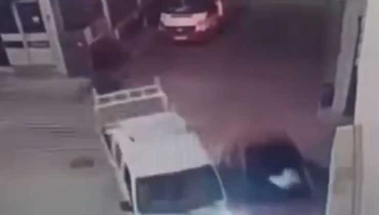 Bursa’da kamyonet ile otomobilin çarpıştığı kaza kamerada