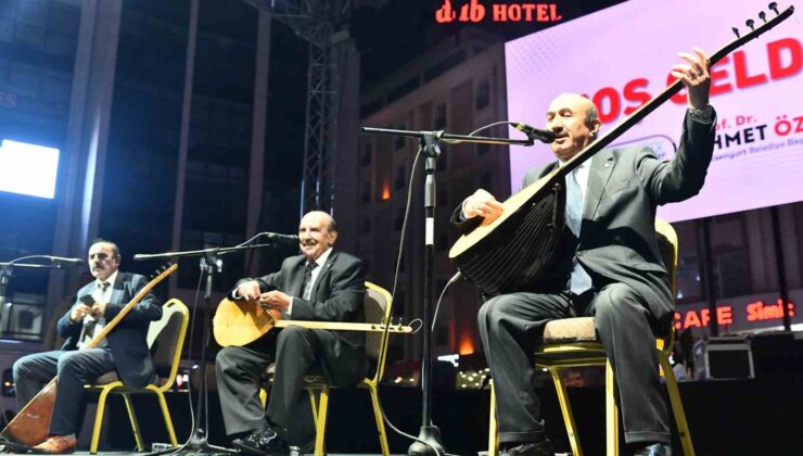 Esenyurt Kardeş Kültürler Festivali’nde aşıklar sahne aldı