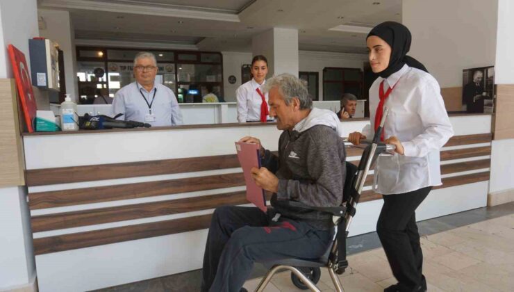 Hem oku hem çalış: Refakatçi öğrencilere aylık 4 bin 250 lira maaş