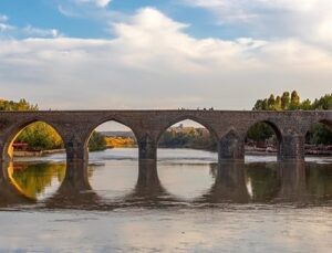 Doğduğu toprakların ilhamıyla hazırlanan koleksiyon ile Londra’da