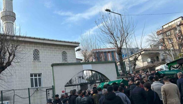 Eyüpsultan’da öldürülen aile üyeleri son yolculuğuna uğurlandı