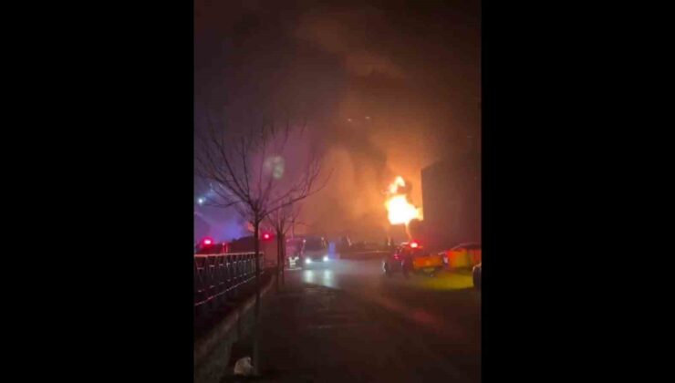 Bursa faciadan döndü…Yerleşim içindeki geri dönüşüm tesisindeki yangın böyle başladı