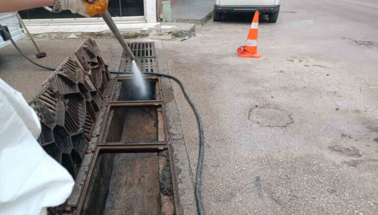 Bursa’da sel ve taşkın riskine karşı mazgallar temizleniyor