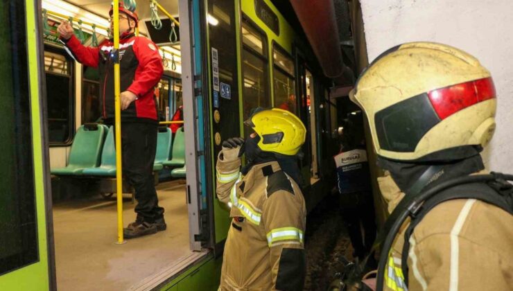 Büyükşehir’den BursaRay hattında yangın tatbikatı