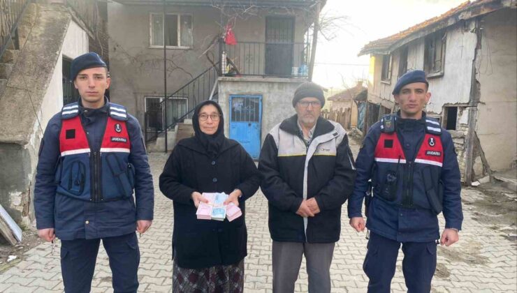 Dolandırıcılara kaptırdığı 181 bin lirasını jandarma kurtardı