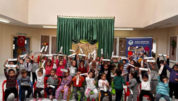 ‘Bir Hikaye Bin Neşe’ projesiyle miniklere ağız sağlığının önemi aşılanıyor