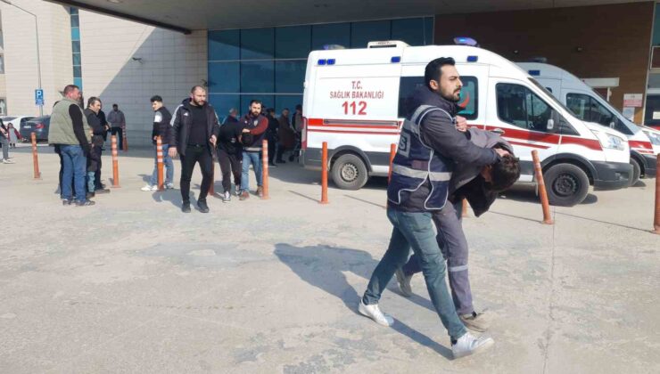 ‘Dur’ ihtarına uymayıp polise çarptı.. Polisin yaralandığı anlar kamerada