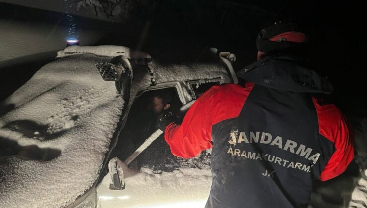 Eksi 8 derecede mahsur kaldılar: Uludağ’dan giden JAK timleri böyle kurtardı