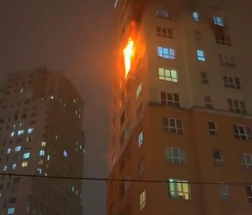 Esenyurt’ta 26 katlı binada korkutan yangın