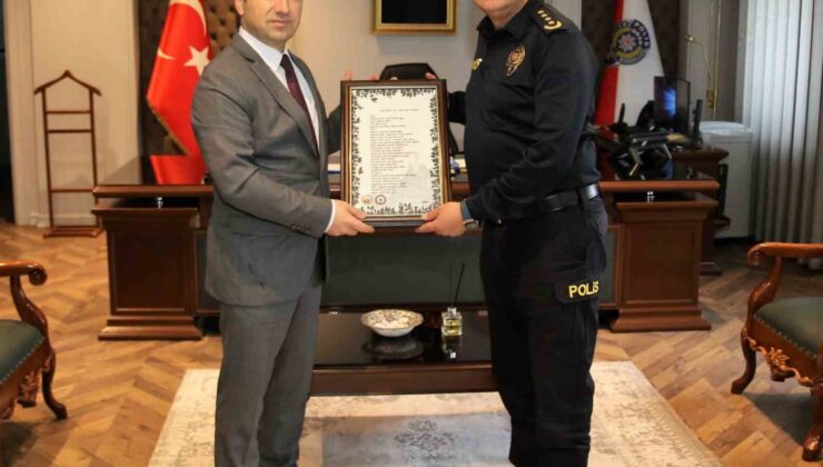 İki müdür bir araya gelerek dostluklarını pekiştirdi