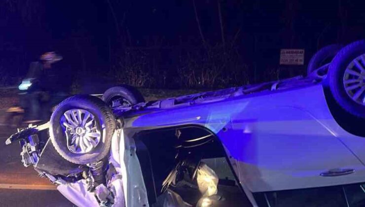 Yalova’da minibüse çarpan otomobil takla attı