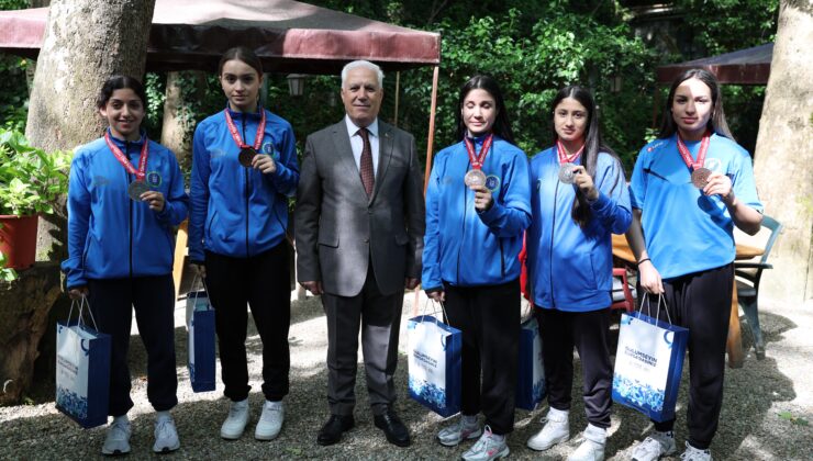 Başkan Bozbey, Bursa’nın gururu sporcularla buluştu