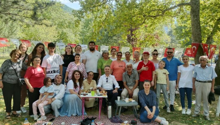 CHP Yıldırım Kadın Kollarından Net Mesaj: “Sepetini Al, Umutsuzluğu Geride Bırak!”