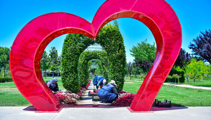 Büyükşehir ile parklar yaza hazır