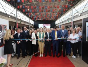 BUSMEK Yıl Sonu Sergisi ziyarete açıldı
