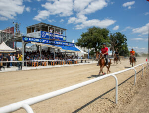 Rahvan atları şampiyonluk için koştu