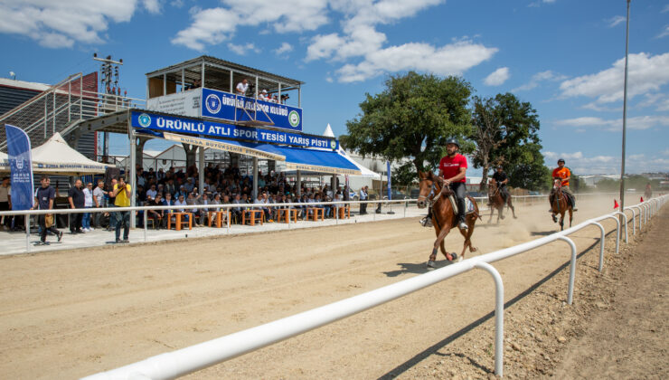 Rahvan atları şampiyonluk için koştu
