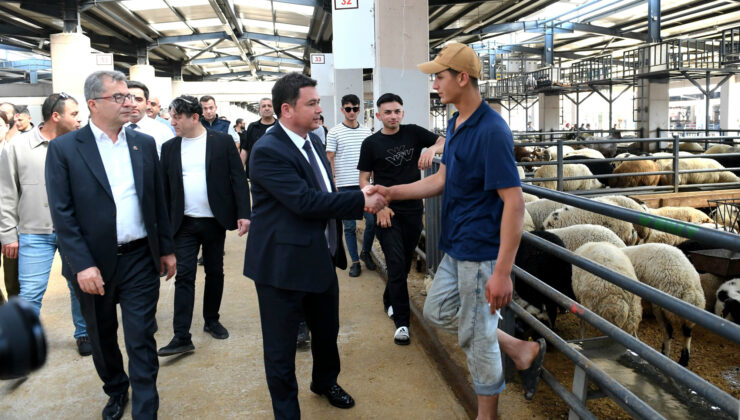 Başkan Aydın kurban pazarını ziyaret etti