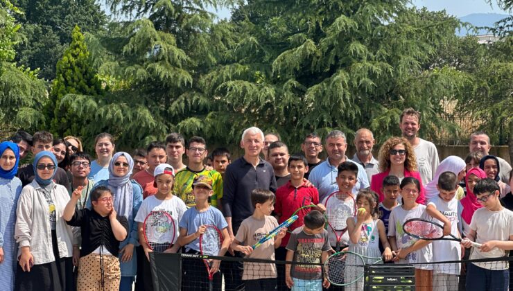 Türkiye Tenis Federasyonu Bursa İl Temsilcisi Aslıhan Köse, Özel Çocuklarla Kortta Buluştu