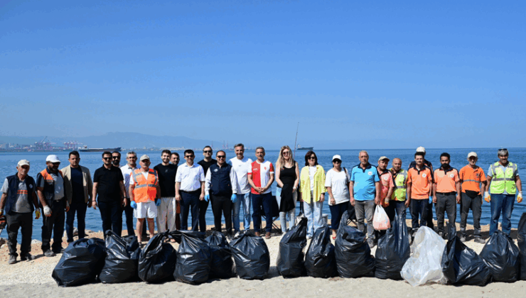 Gemlik’in Yeni Sahil Yolu Birlikte Temizlendi