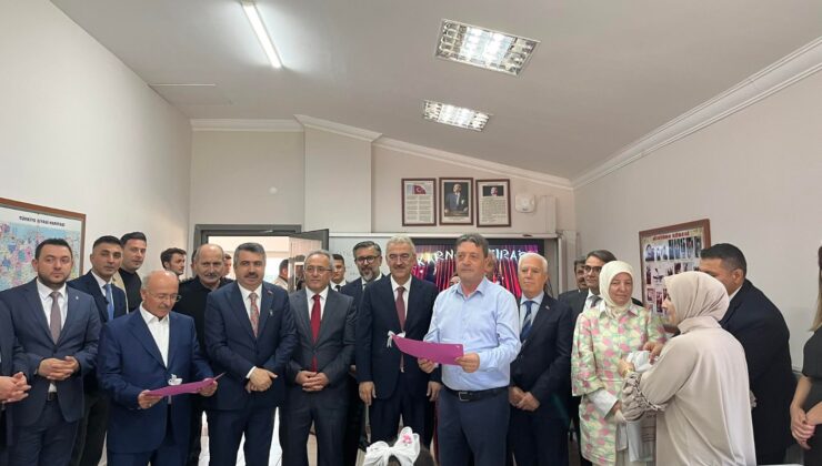 Türk Eğitim-Sen Bursa Şubeleri, özel öğrencilerin karne sevincine ortak oldu!