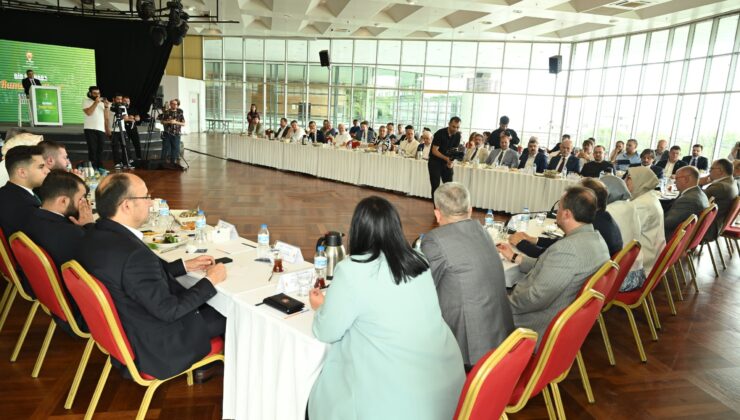 Balkan Camiası, Bir Sofrada Buluştu