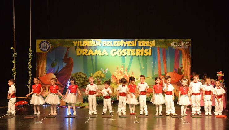 Yıldırımlı Miniklerin Mezuniyet Sevinci