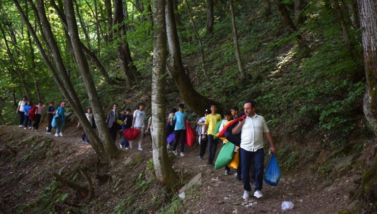 Gençlerden ‘Küreklidere’de Temizlik Harekâtı