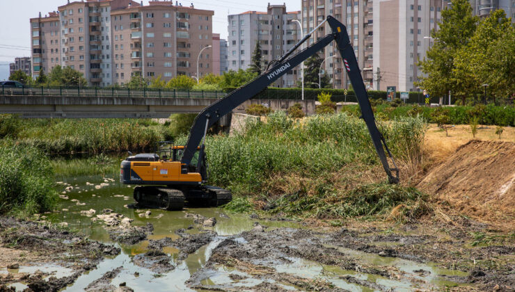 Büyükşehir’den Ayvalı Dere’de temizlik ve ıslah çalışması