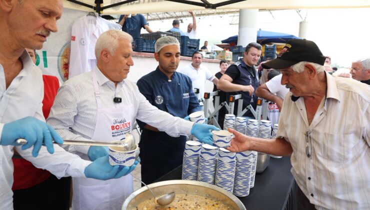 Gürsu’da aşure kazanları birlik için kaynadı