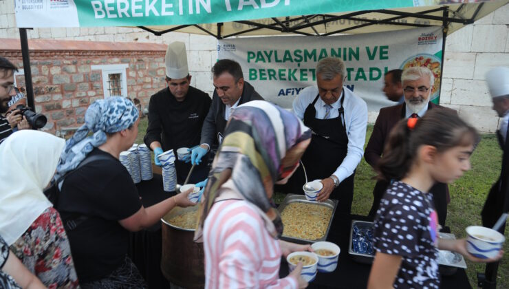 Bursa Mevlevihanesi’nde aşure merasimi