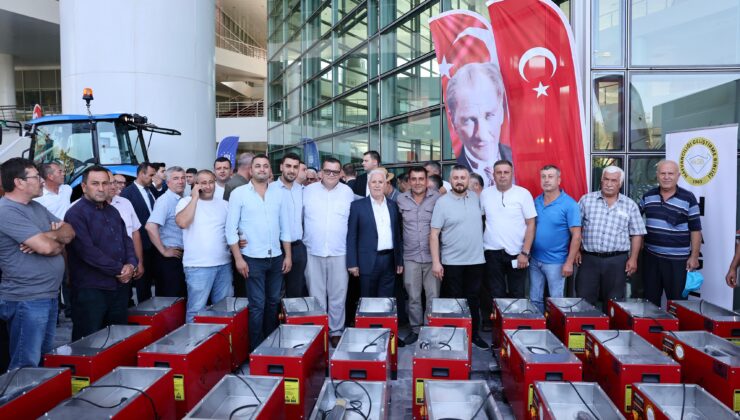 Büyükşehir’den kırsal mahallelere ekipman desteği