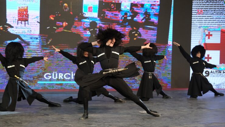 İnegöl’ün Kültür Ve Kardeşlik Festivalinde Altın Mobilyanın Sahibi Kktc