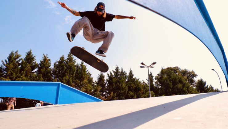 Genç kaykaycılar Sukaypark’ta şov yaptı