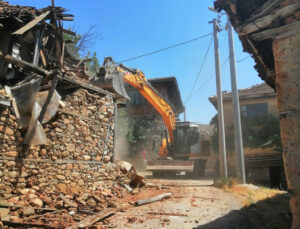 Daha güvenli bir Osmangazi için metruk binalar yıkılıyor