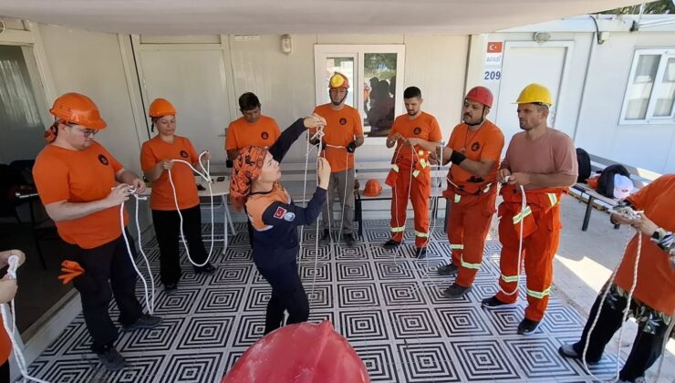 Nilüfer Barış Mahallesi Muhtarı Sevilay Karaca’dan Gönüllülere Teşekkür ve Afetlere Hazırlık İçin Davet