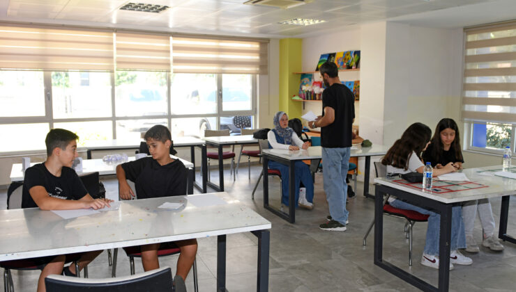 Öğrencilerin heyecanla beklediği yaz okulu başladı