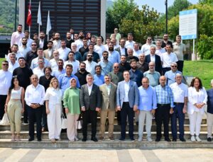 ‘Para Değil Meydanlar Parklar Yollar Kazanıyoruz’