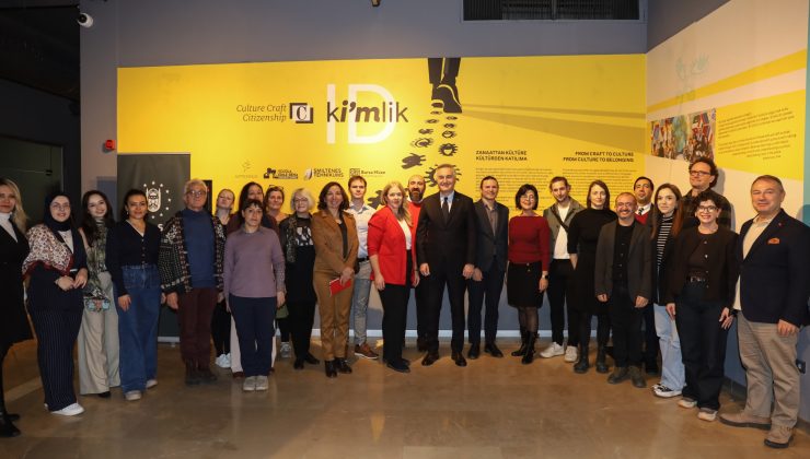 GÖÇMENLERİN YOLCULUĞU ‘KİMLİK’LE SERGİLENDİ