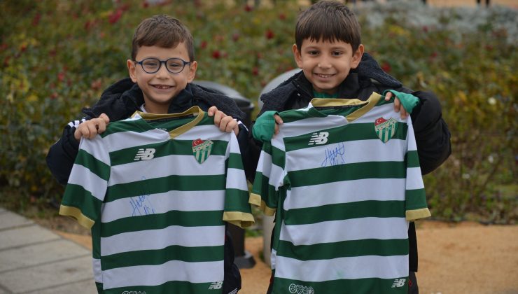 ‘YENİ YIL MEYDANI’NDA BURSASPOR COŞKUSU