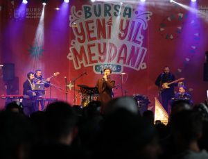 BURSA YENİ YIL MEYDANI’NDA YILBAŞI COŞKUSU