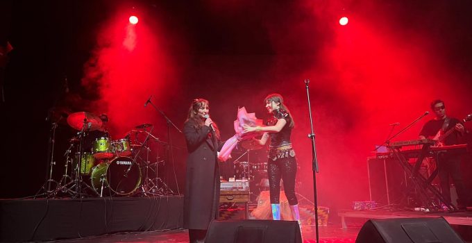 BURSA’DA GAYE SU AKYOL İLE MÜZİK DOLU GECE